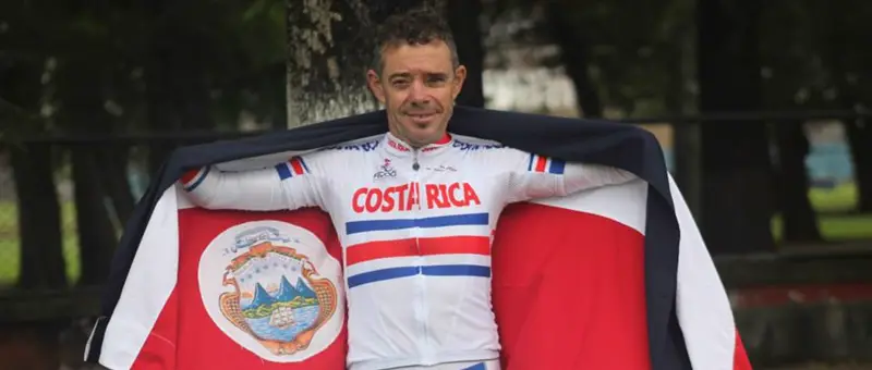 Leonel Solís, el tico sin brazos que deja a Costa Rica en alto