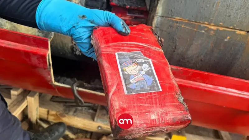 ¡Lo que llevaba este cilindro dejó al descubierto un cargamento de 550 kilos de cocaína!
