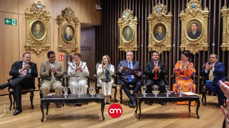 Oficialismo califica de “politiquería” minuto de silencio por tico fallecido bajo custodia del ICE
