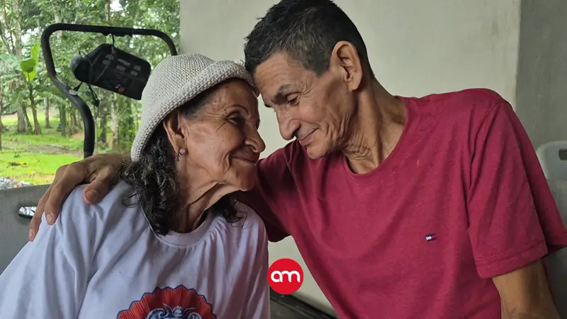 Pasó 24 años rogando por volver a verlo: una fotografía y la fe le devolvieron a su hijo