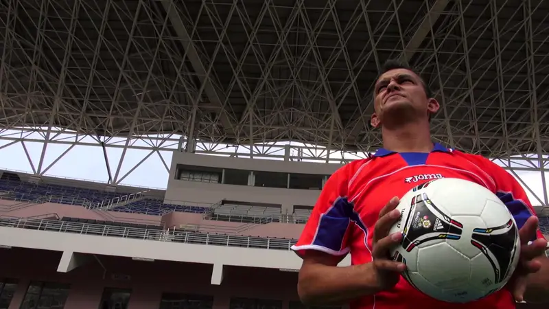Pastor Fernández: "Aquel gol para llegar a Italia 90 no me dejó nada"