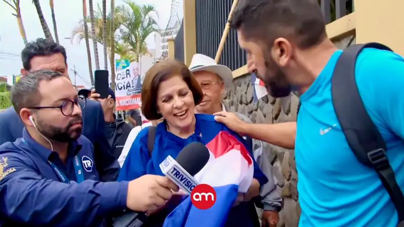 Pilar Cisneros salió de la Fiscalía sin ser interrogada: esto fue lo único que hicieron durante la cita