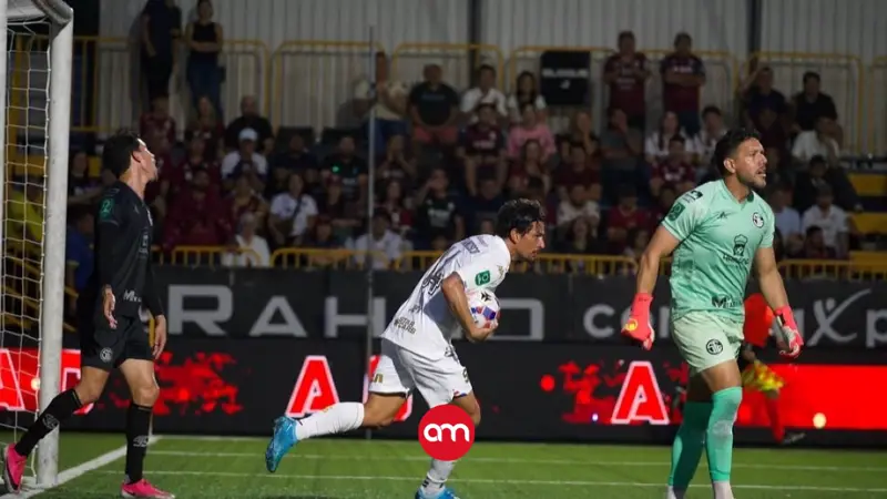 Sporting golpea fuerte y Medford asume la responsabilidad tras el 4-2 ante Saprissa