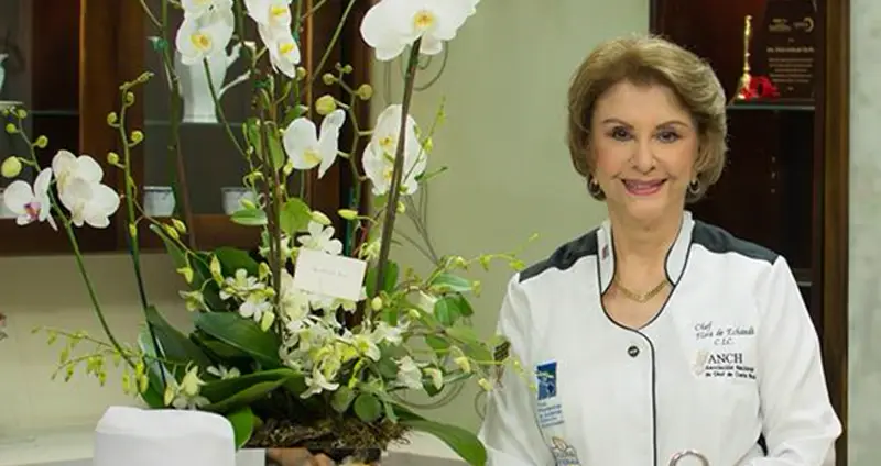 Tía Florita, la elegante chef que enseña cocina a Costa Rica desde hace 40 años