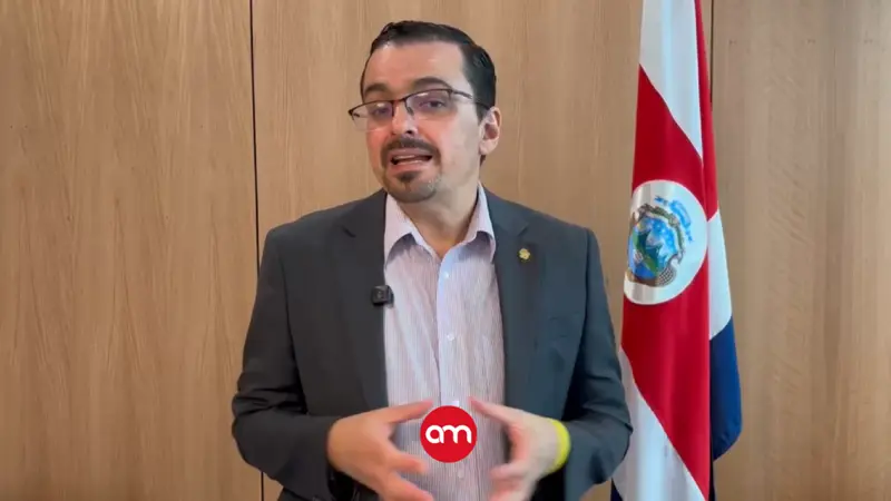 Villalta acusa al oficialismo de promover confrontación durante sesión legislativa en Puntarenas