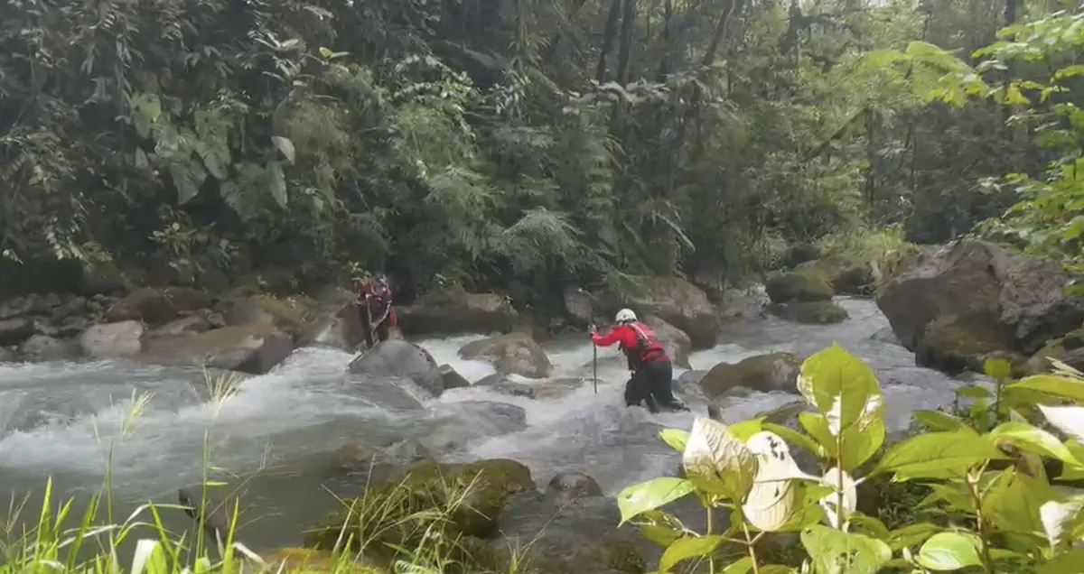 Tras seis días de búsqueda, encuentran sin vida a joven de 17 años desaparecido en catarata de Tarrazú