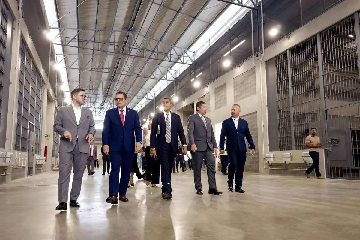 Ministro de Seguridad de Panamá visita el CACCO y ahora lo replicará en su país