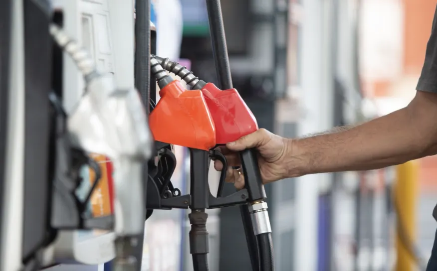 ¡Duro golpe al bolsillo! Diésel sube ₡97 y todos los combustibles aumentan de precio ¿Cuándo?