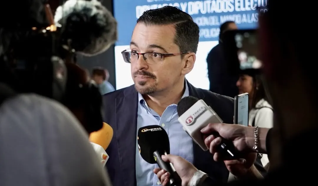 ¡Hasta las últimas consecuencias! Villalta pide investigar al extraditable que apareció en actividad del PPSO