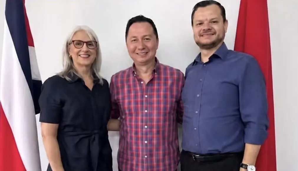 Excandidato presidencial habla de foto con extraditable y asegura que es IA