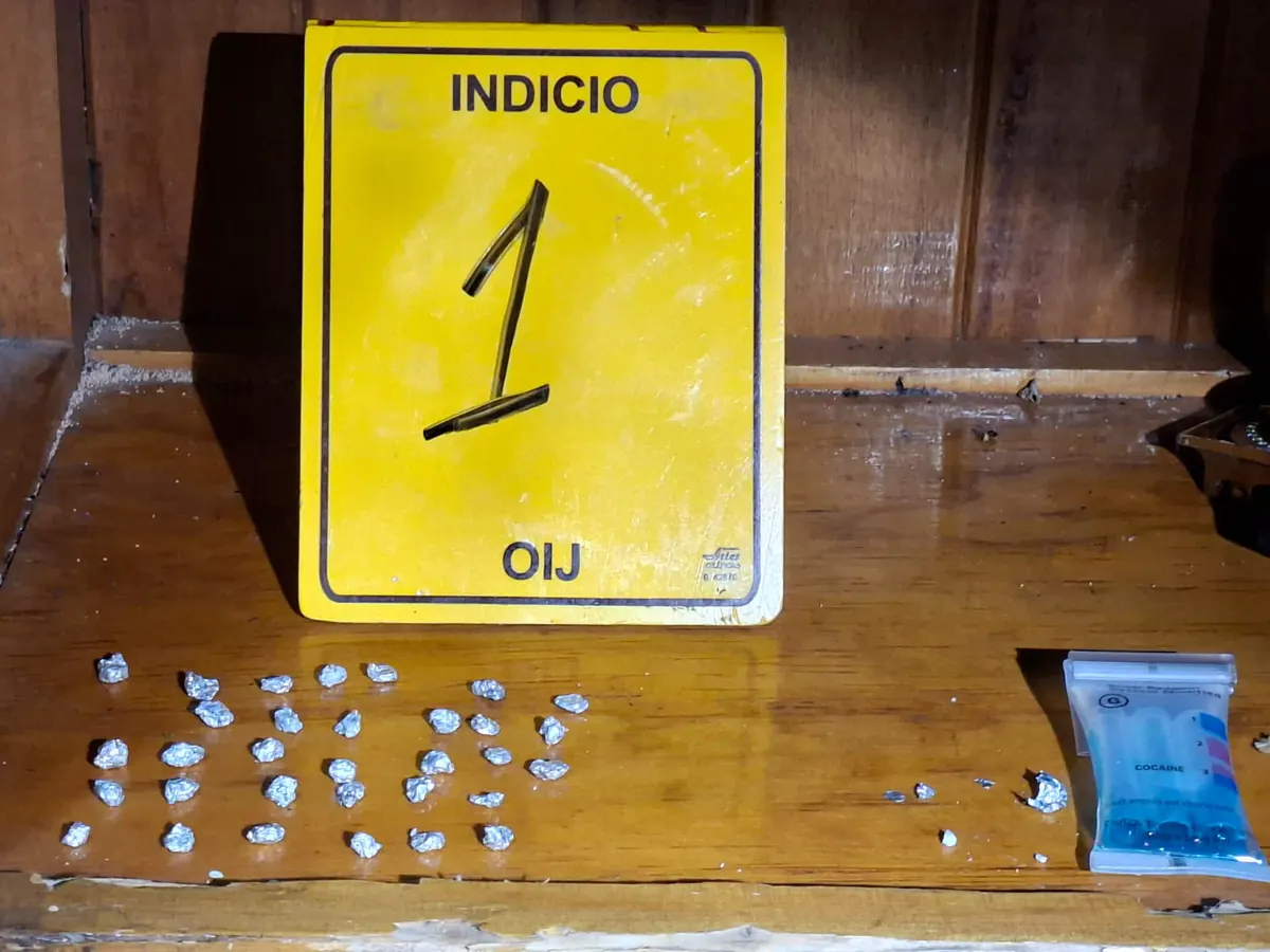 Tiene tan solo 14 años y hoy el OIJ lo arrestó por un caso de venta de drogas: Ojo a todo lo que se le decomisó