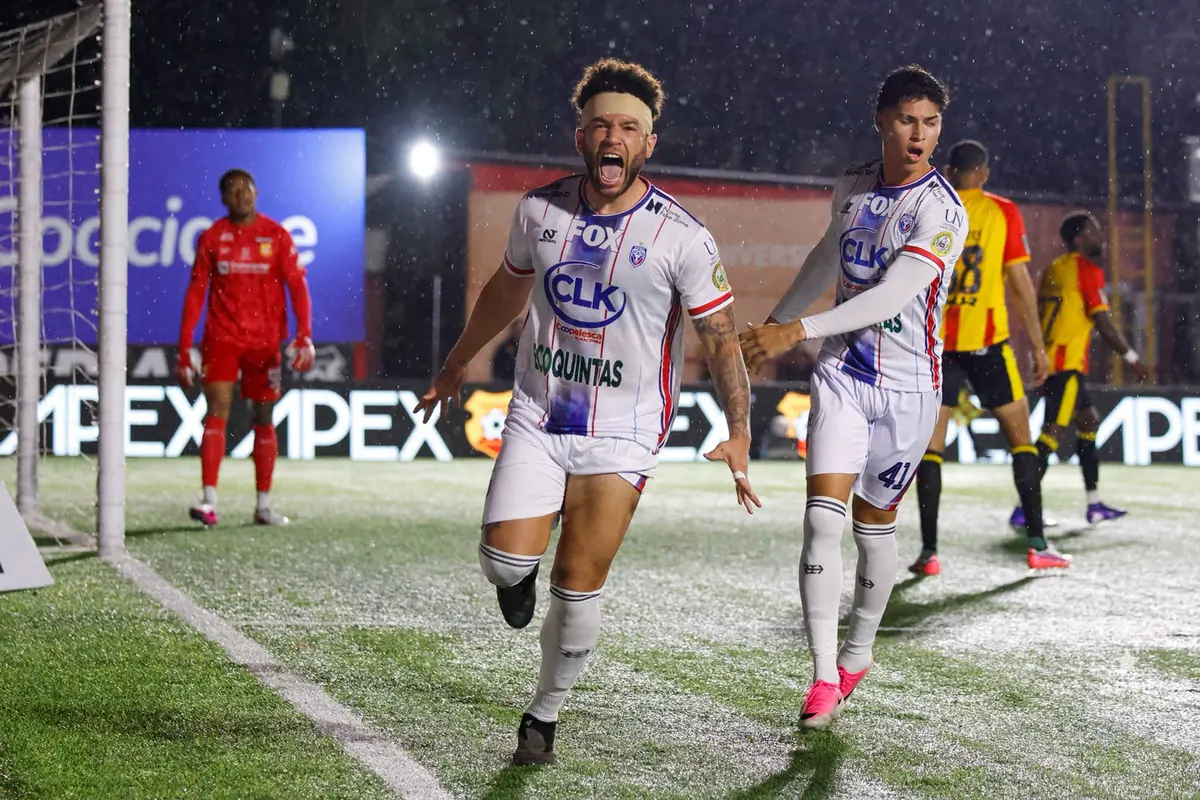 Otro golpe para el Campeón! Herediano cae ante San Carlos y la crisis rojiamarilla se agrava