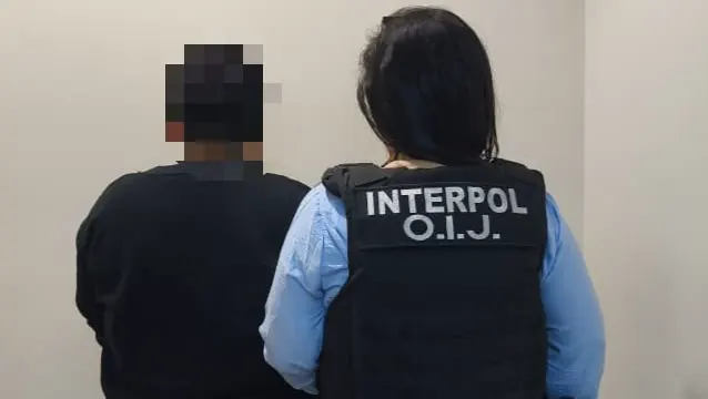 Interpol detiene en el aeropuerto Juan Santamaría a mujer con orden de arresto