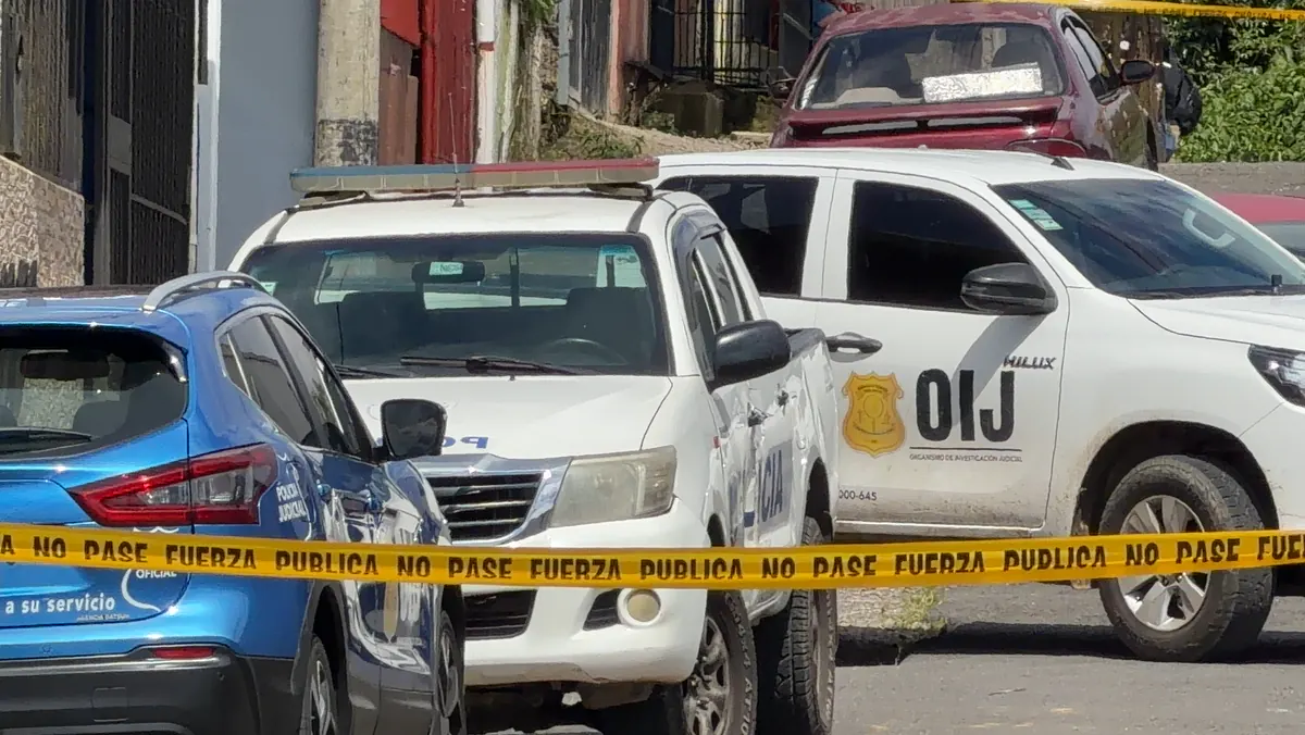 ¡Horror en Matina! Menor de 16 años escapó baleado de una casa, corrió 150 metros y cayó muerto en una plaza