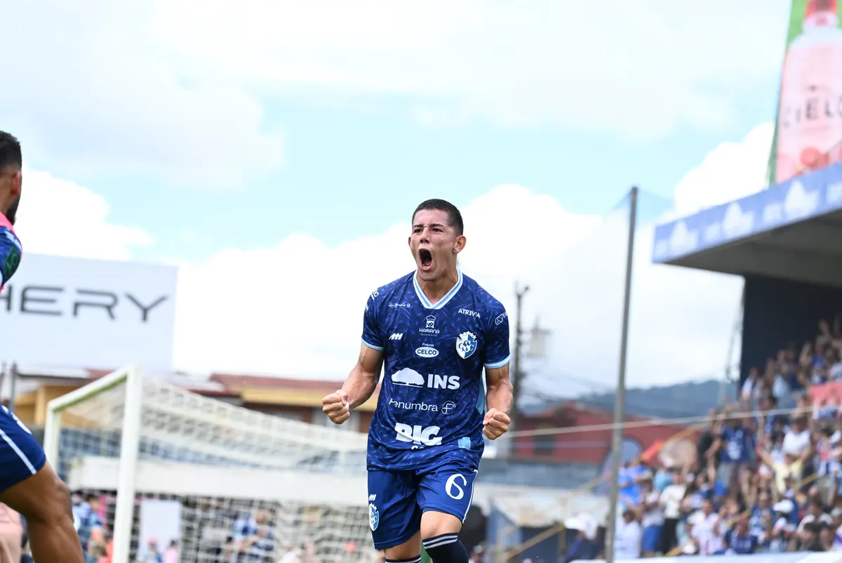Lo que dejó el domingo : Cartaginés baja al líder Saprissa y Herediano despierta con goleada en Pérez Zeledón.