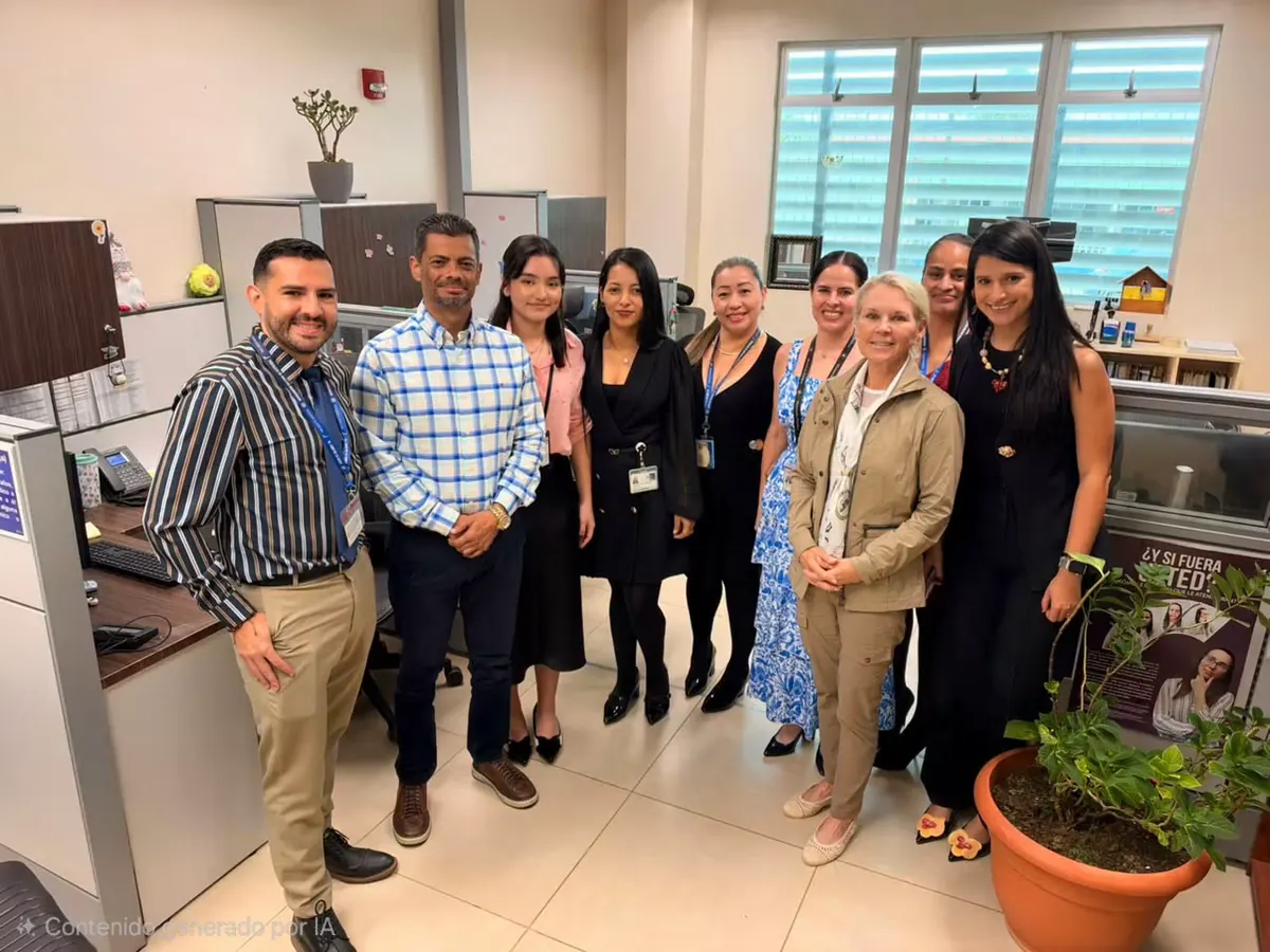 Un día después de su reelección, Carlo Diaz visita la zona norte con embajadora de Estados Unidos