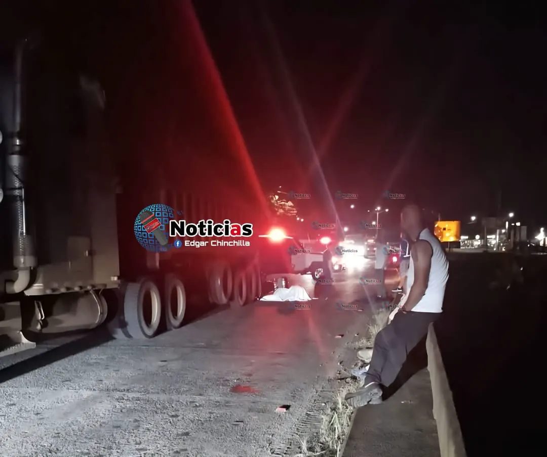 ¡Insólito! Motociclista borracho choca contra patrulla que custodiaba mortal accidente