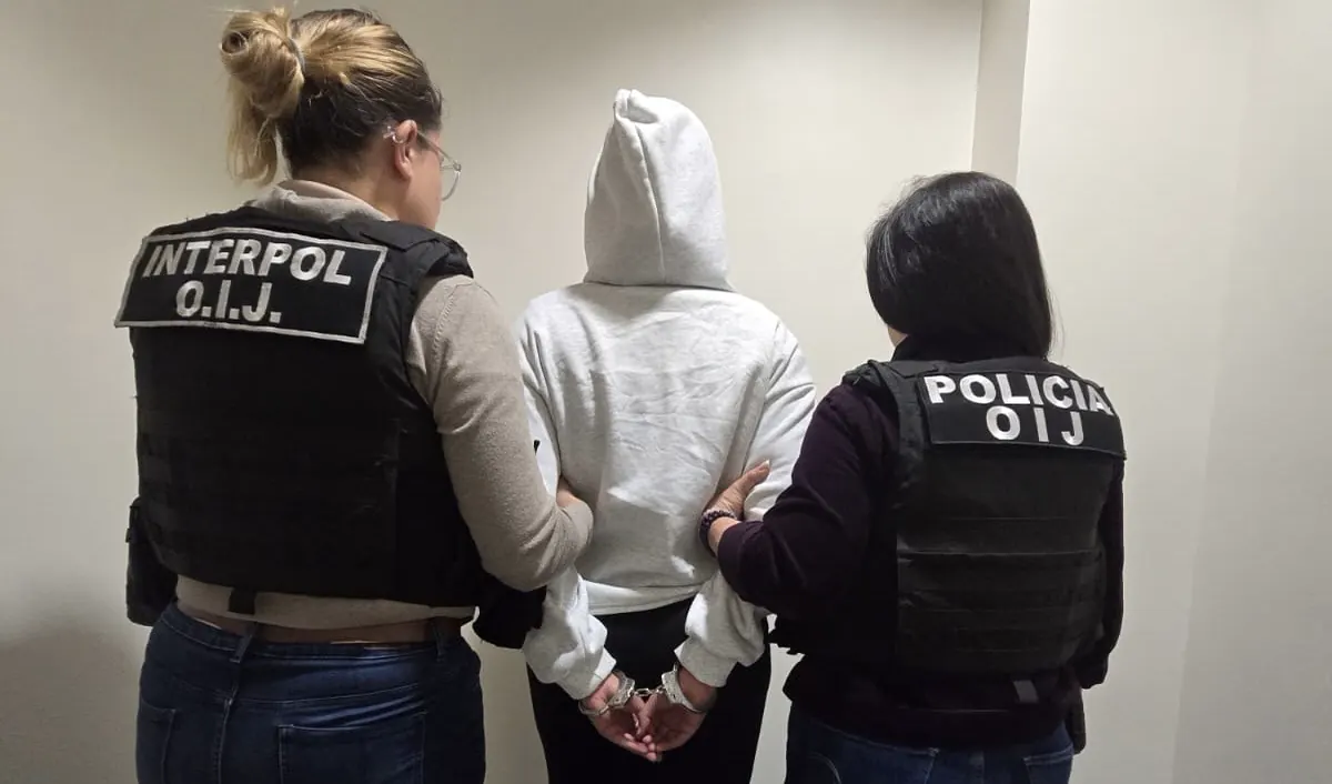 Chonta Mullins, modelo ligada a Pecho de Rata, fue detenida al llegar al aeropuerto Juan Santamaría