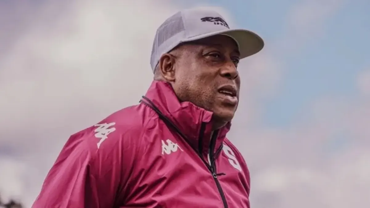 ¡Se le viene la noche a Saprissa! Los números que encienden las alarmas de Medford y ponen en peligro el liderato
