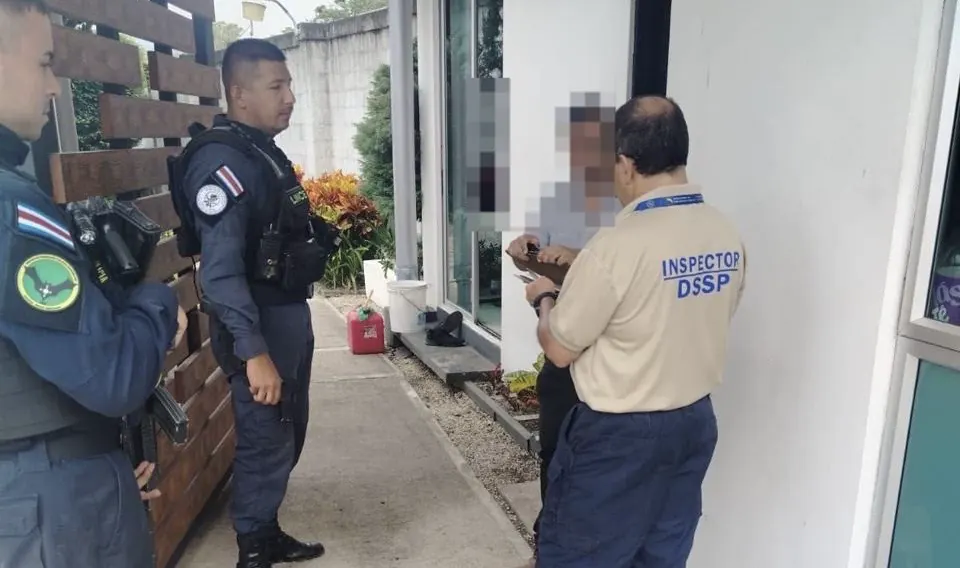 Licencia vencida, oficiales reportados e instalaciones fantasma: Autoridades toman Cartago con operativo en empresas de seguridad privada