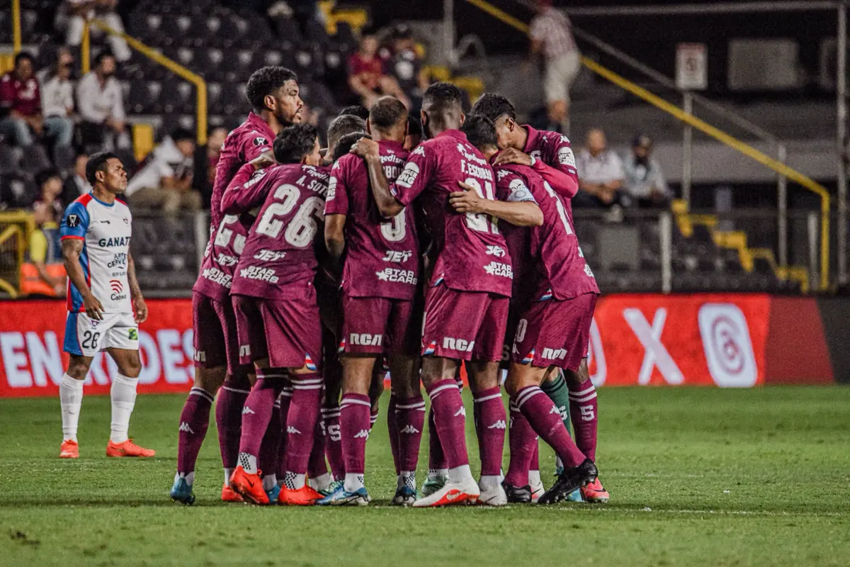 ¡Saprissa se salvó! Mariano Torres rescata a Medford y desata el alivio en Tibás
