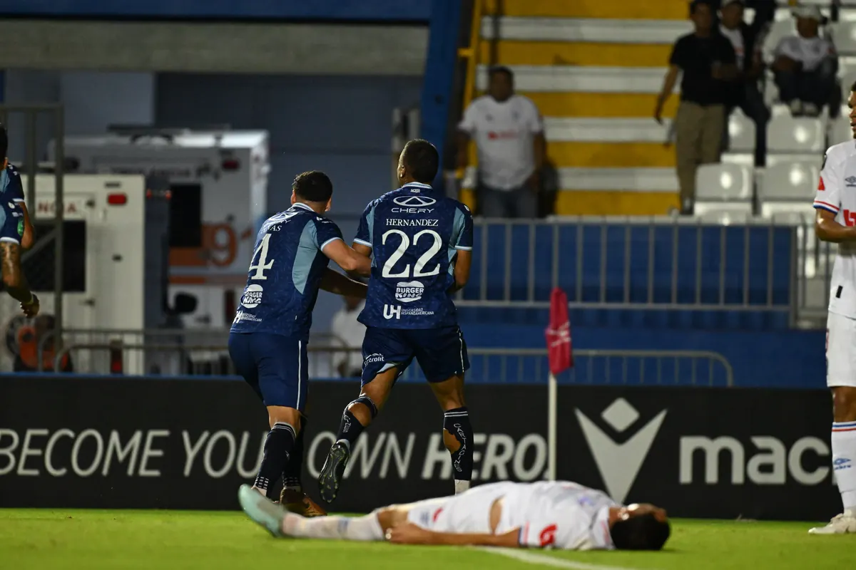 ¡Cartaginés silencia a Olimpia en Honduras y se mete en la final centroamericana!